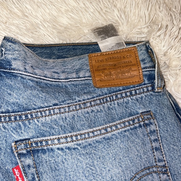 Levi’s womens wedgie raw hem jeans - Picture 2 of 6